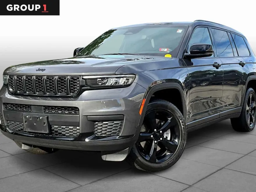 2022 Jeep Grand Cherokee Altitude photo 1