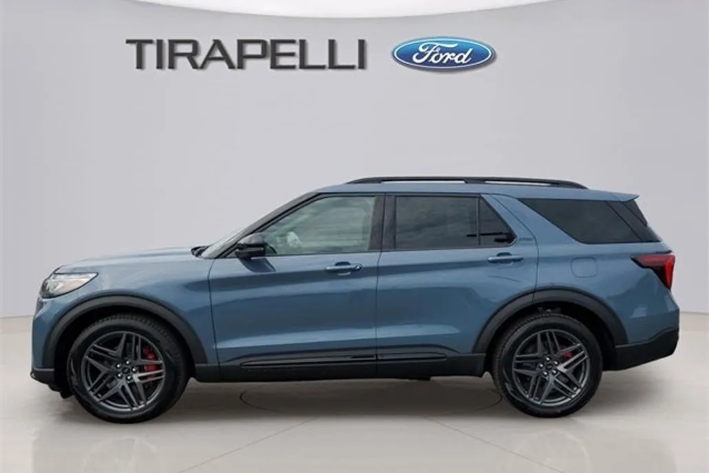2025 Ford Explorer ST photo 1