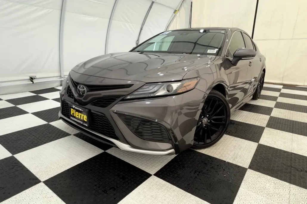 2023 Toyota Camry XSE photo 1