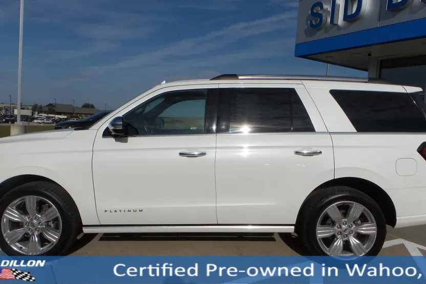 2024 Ford Expedition Platinum photo 1