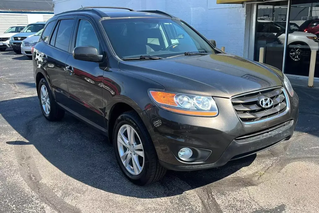 2011 Hyundai Santa Fe SE photo 1