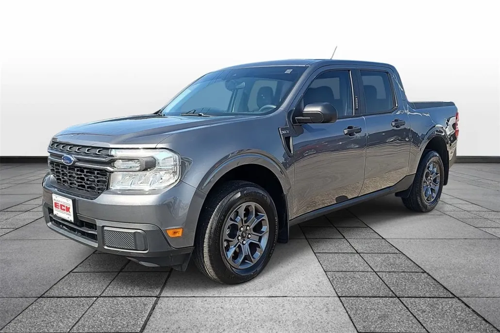 2022 Ford Maverick XLT photo 1