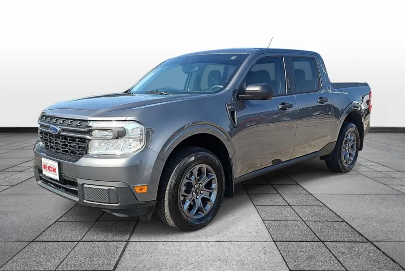 2022 Ford Maverick XLT photo 1