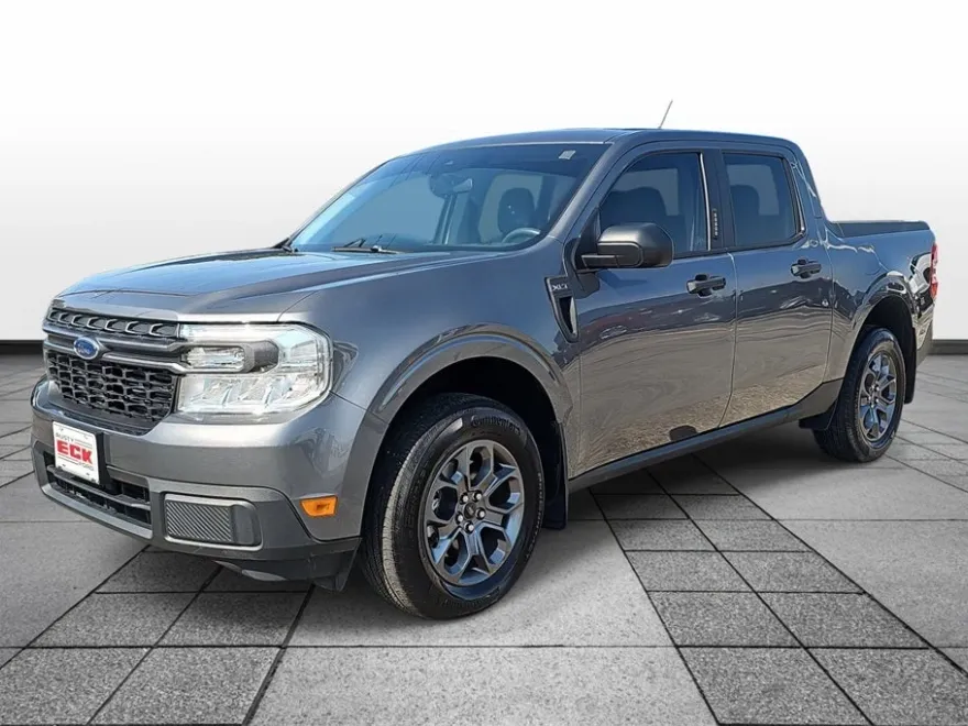 2022 Ford Maverick XLT photo 1