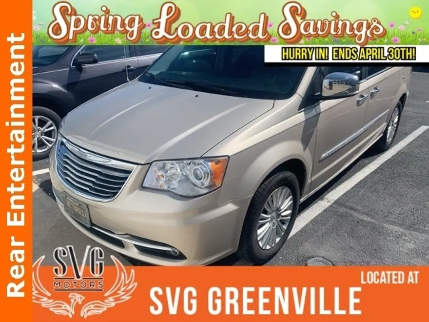 2015 Chrysler Town & Country Limited photo 1