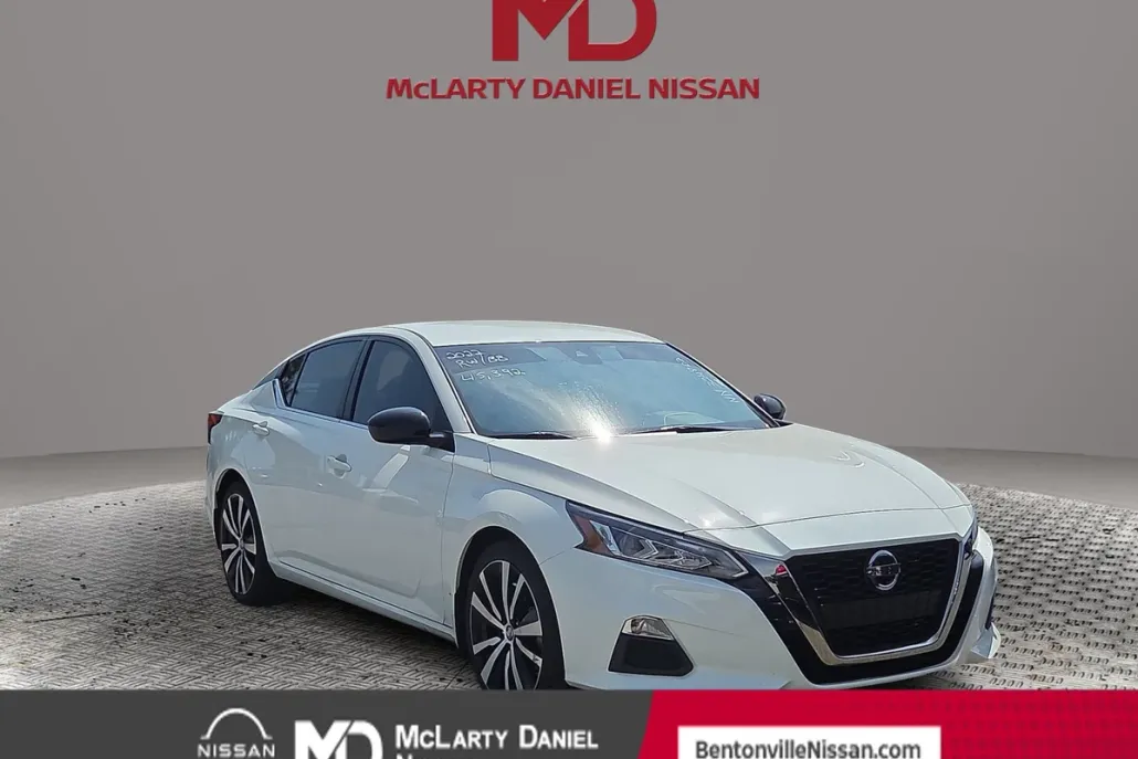 2022 Nissan Altima 2.5 SR photo 1
