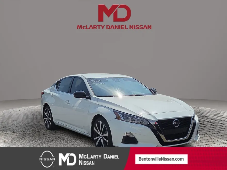 2022 Nissan Altima 2.5 SR photo 1