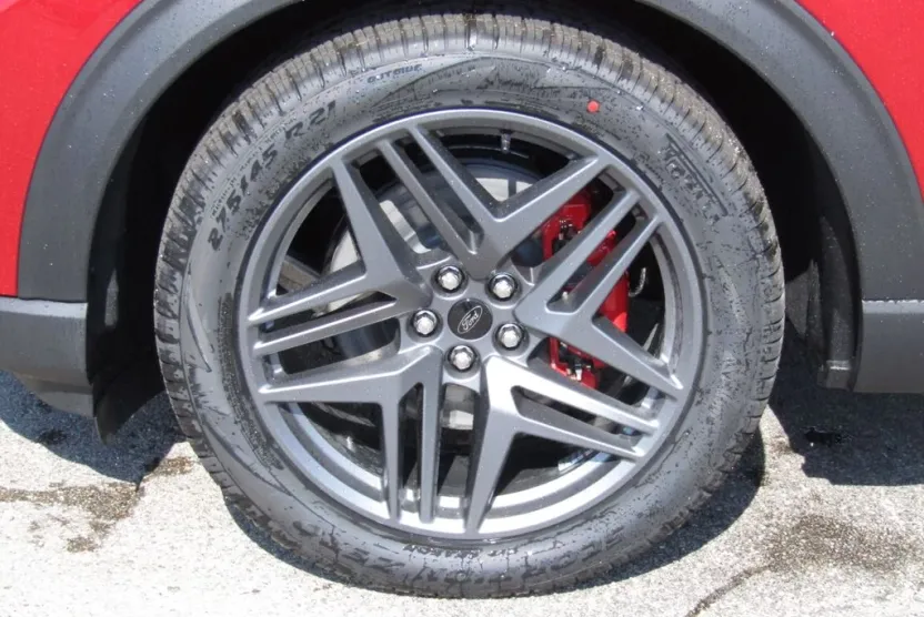 2025 Ford Explorer ST photo 1