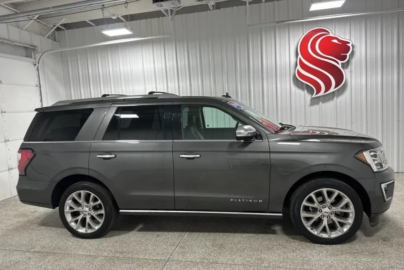 2019 Ford Expedition Platinum photo 1