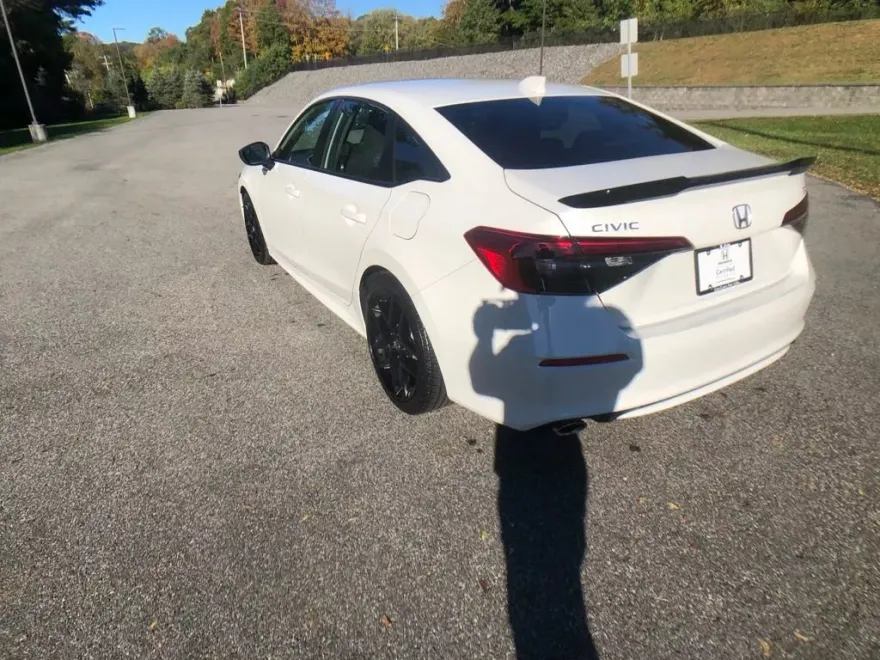 2024 Honda Civic Si photo 1
