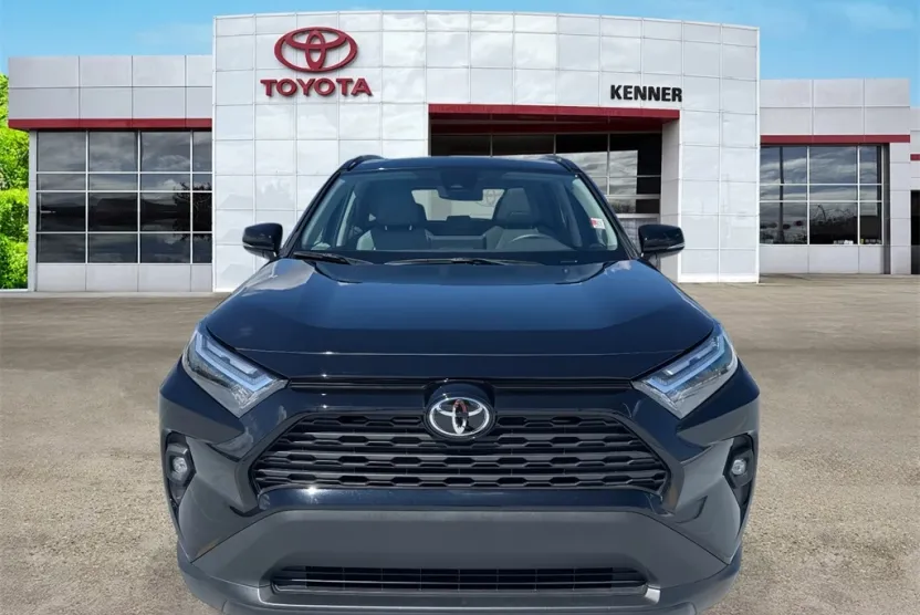 2023 Toyota RAV4 XLE Premium photo 1