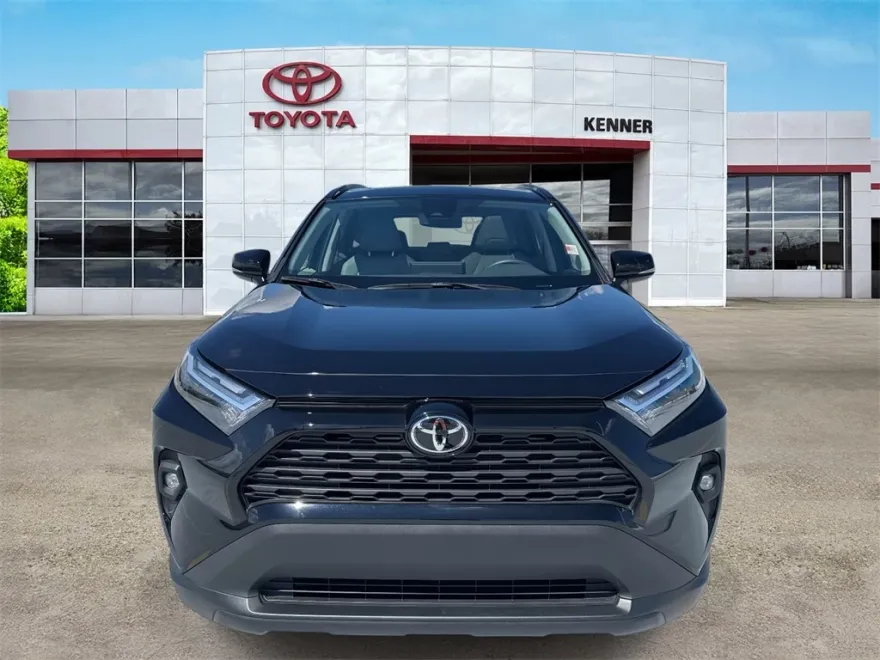 2023 Toyota RAV4 XLE Premium photo 1