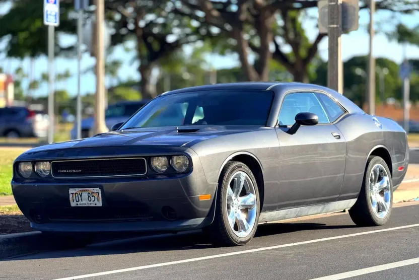 2013 Dodge Challenger SXT photo 1