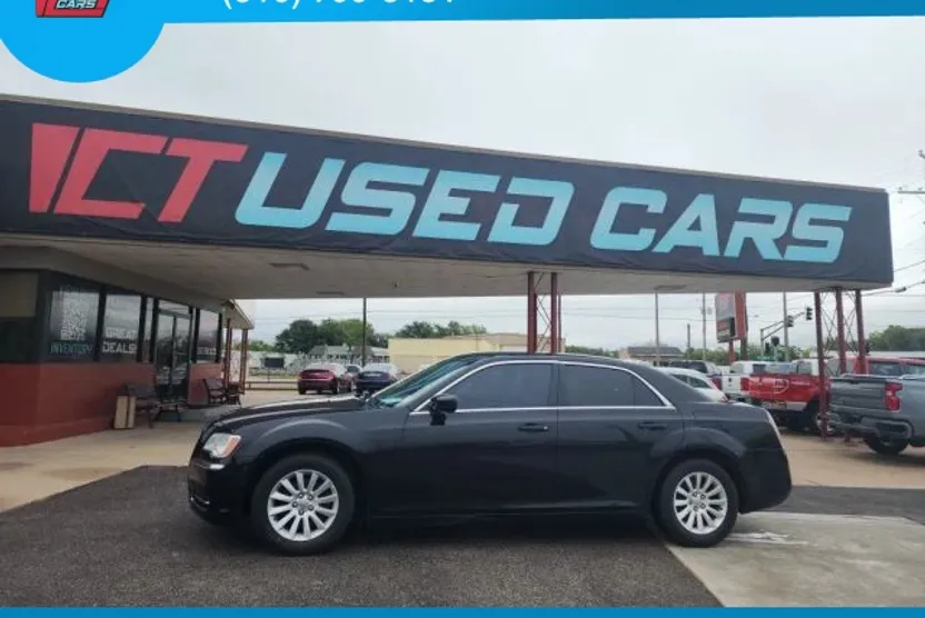 2012 Chrysler 300 Base Limited photo 1