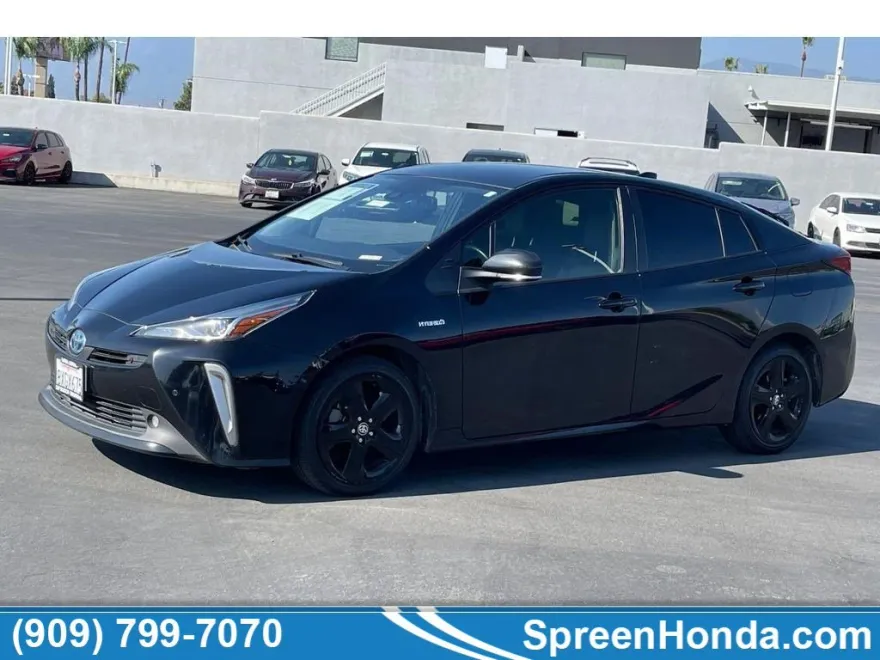 2022 Toyota Prius XLE photo 1