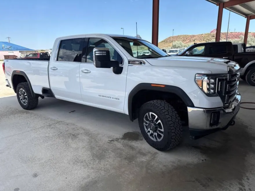 2022 Gmc Sierra SLT photo 1