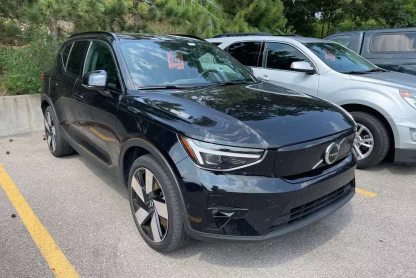 2024 Volvo XC40 Recharge Ultimate photo 1
