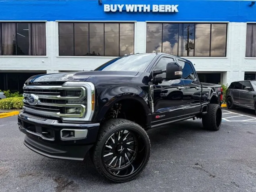 2025 Ford F-250 Platinum photo 1
