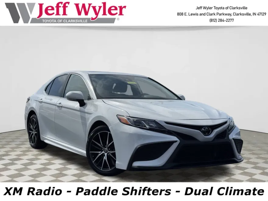 2024 Toyota Camry SE photo 1