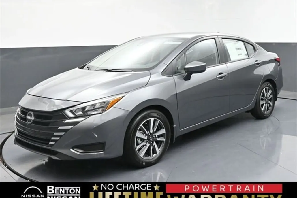 2025 Nissan Versa SV photo 1