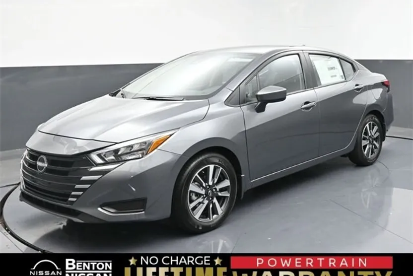 2025 Nissan Versa SV photo 1