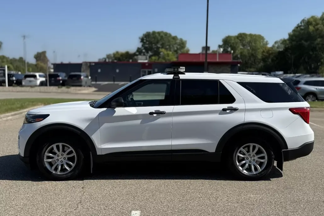 2021 Ford Explorer photo 1
