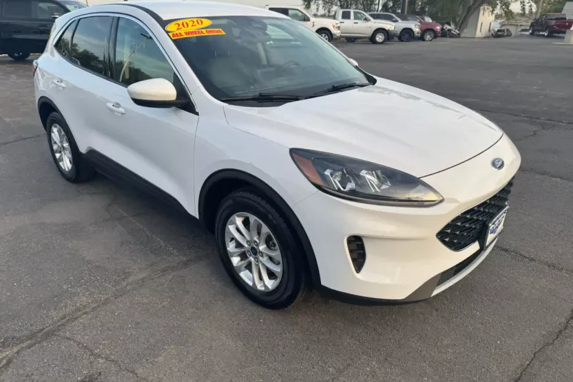2020 Ford Escape SE photo 1