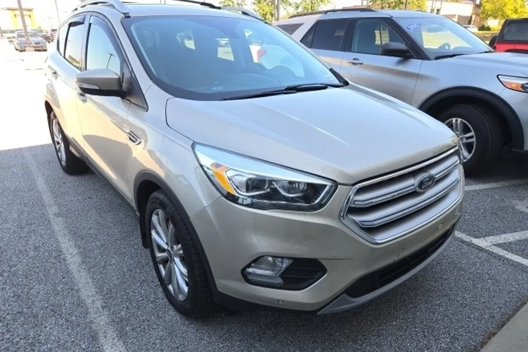 2018 Ford Escape Titanium photo 1