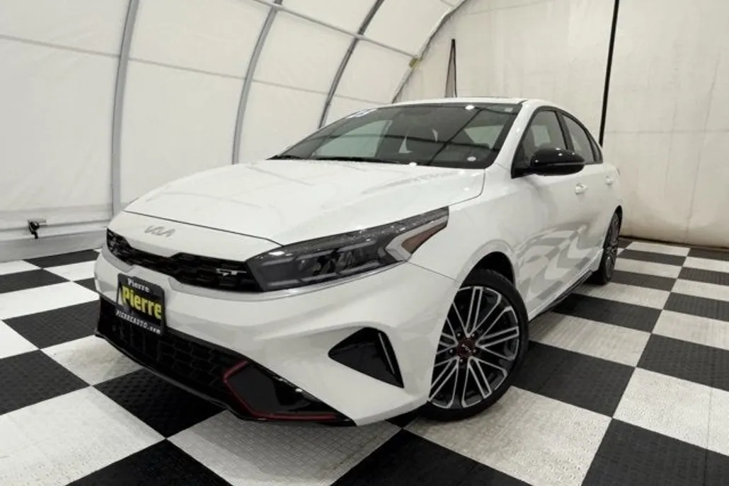 2023 Kia Forte GT photo 1