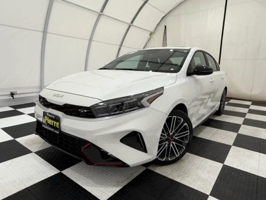 2023 Kia Forte GT photo 1