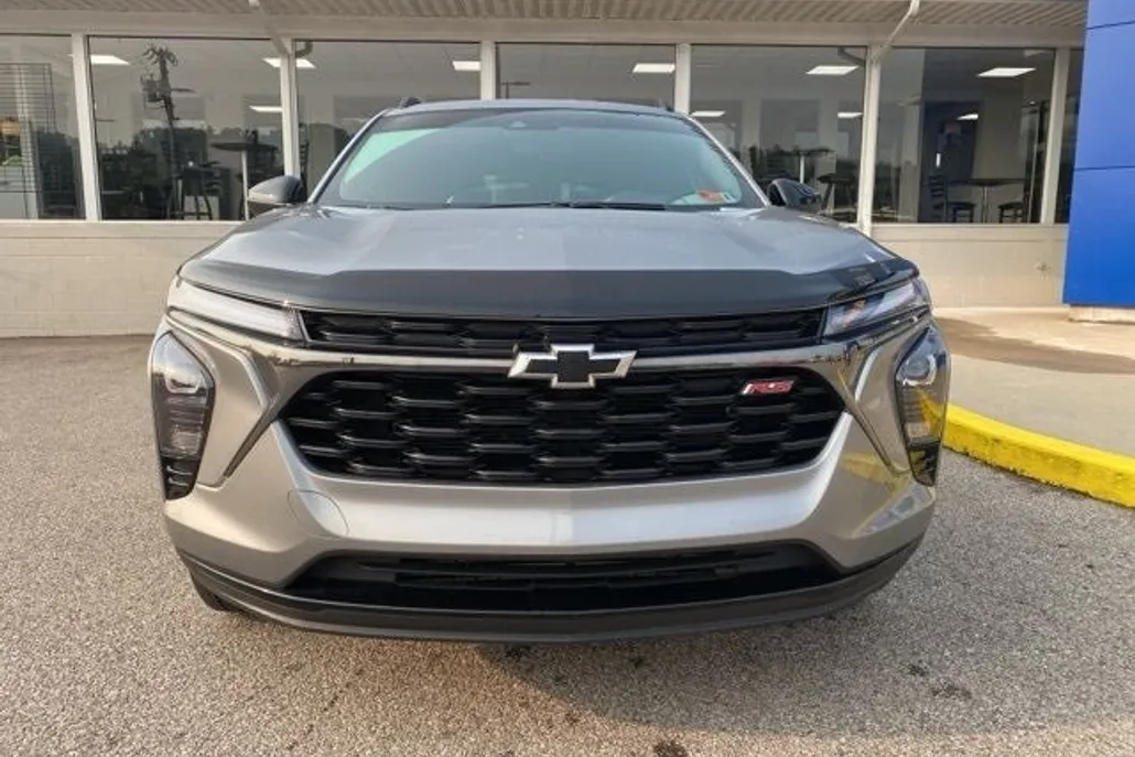 2025 Chevrolet Trax photo 1