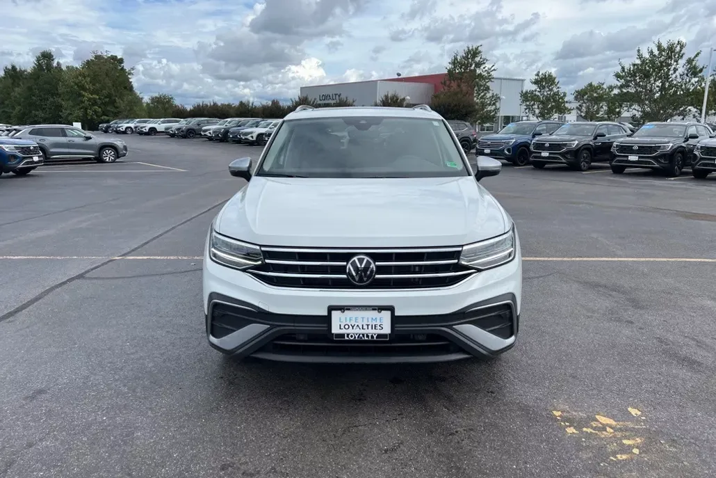2024 Volkswagen Tiguan Wolfsburg Edition photo 1