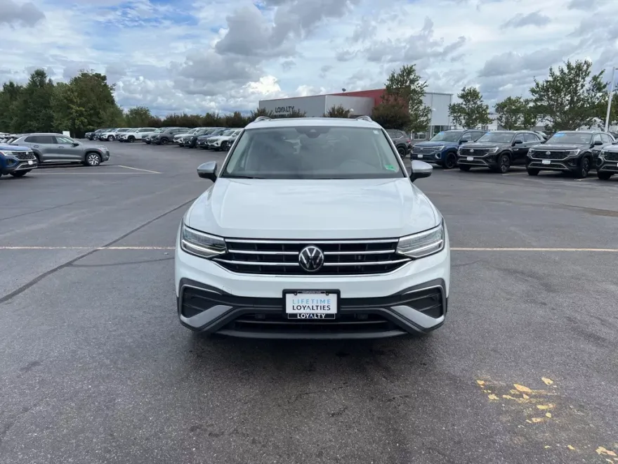 2024 Volkswagen Tiguan Wolfsburg Edition photo 1