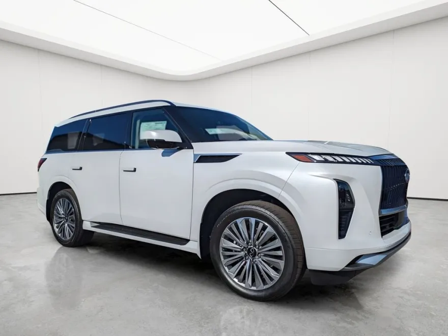 2025 Infiniti QX80 Luxe photo 1
