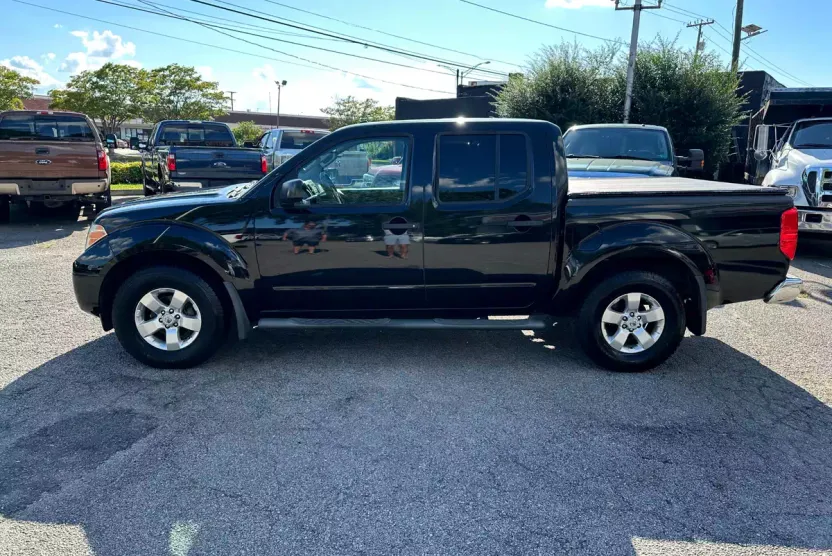 2012 Nissan Frontier Crew Cab S photo 1
