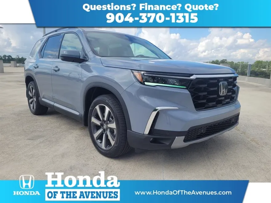 2025 Honda Pilot Touring photo 1