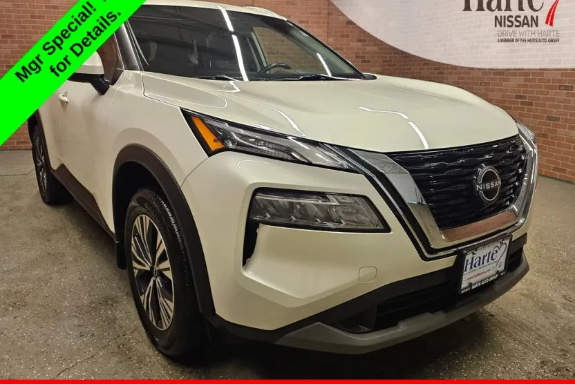 2022 Nissan Rogue SV photo 1
