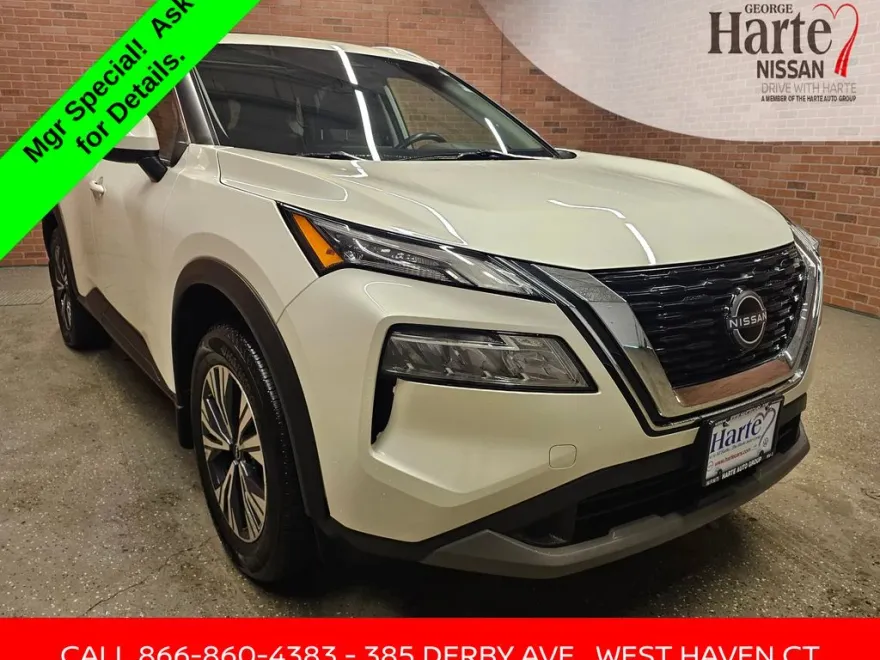 2022 Nissan Rogue SV photo 1
