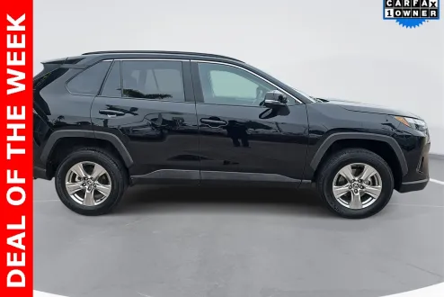 2023 Toyota RAV4 XLE photo 2