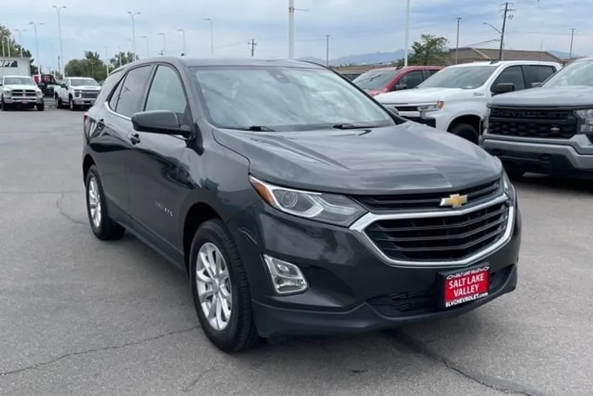 2020 Chevrolet Equinox LT photo 1