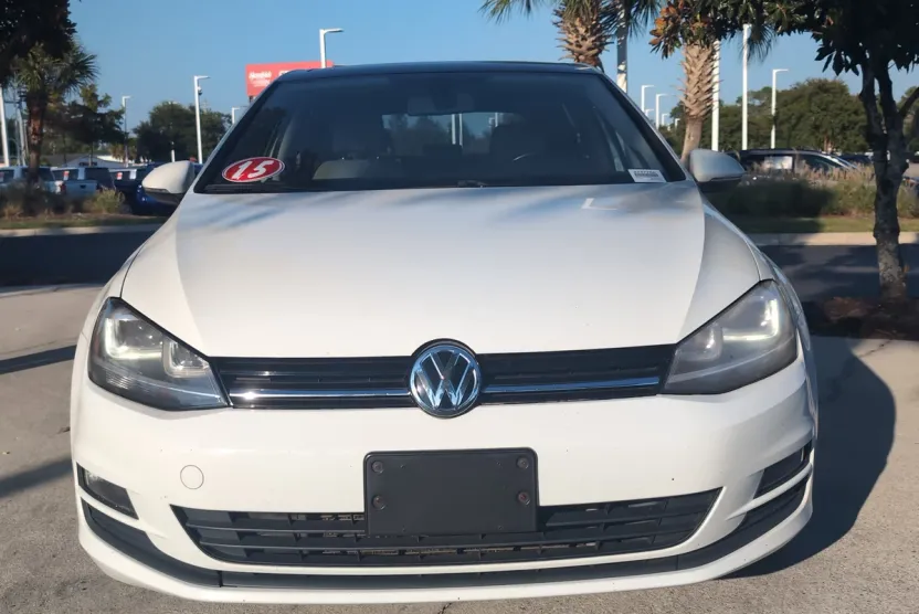 2015 Volkswagen Golf TSI SE photo 1