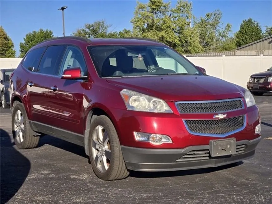 2011 Chevrolet Traverse 1LT photo 1