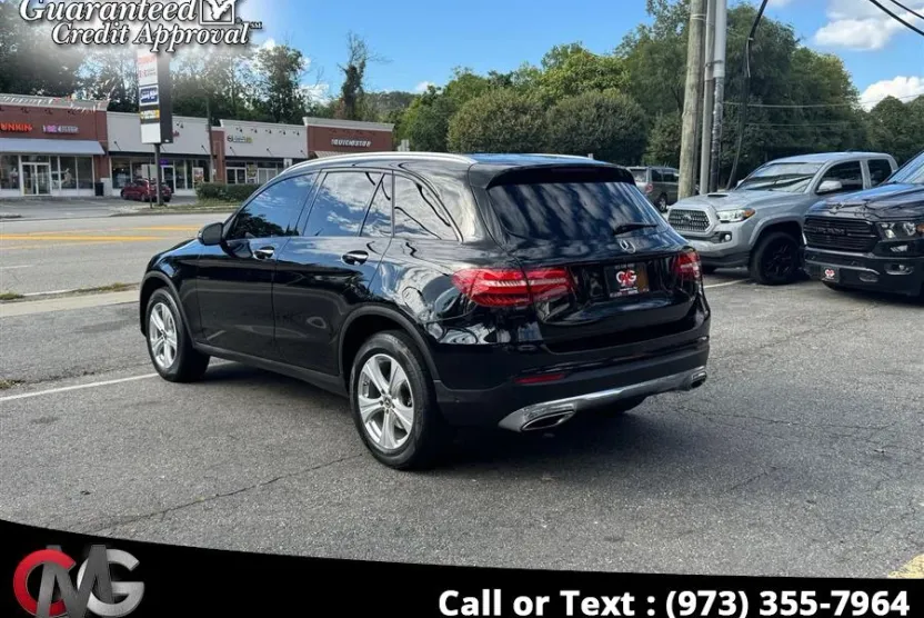 2018 Mercedes Benz GLC 300 photo 1