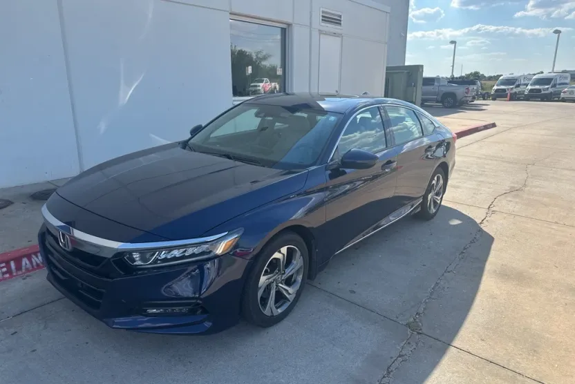 2018 Honda Accord EX photo 1