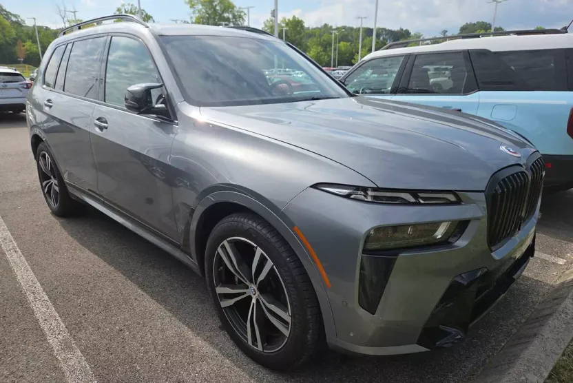 2023 Bmw X7 M60i photo 1