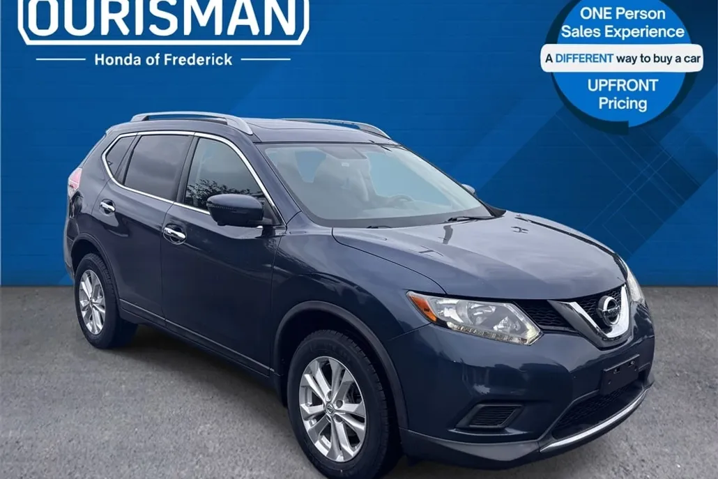 2016 Nissan Rogue SV photo 1