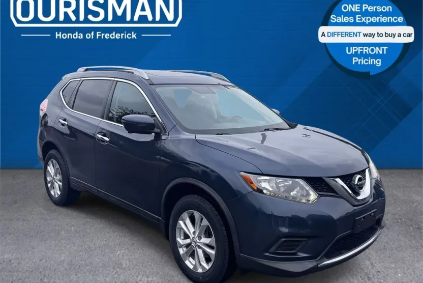 2016 Nissan Rogue SV photo 1