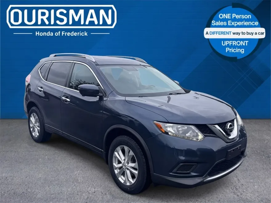 2016 Nissan Rogue SV photo 1