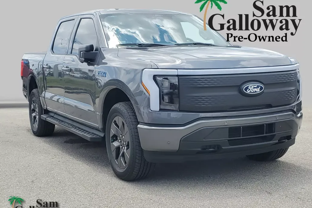 2025 Ford F-150 Lightning photo 1