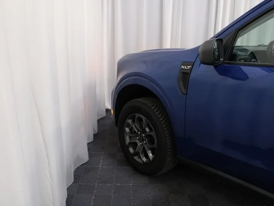 2023 Ford Maverick XLT photo 1